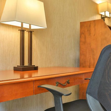 Best Western Brantford Hotel And Conference Centre Extérieur photo