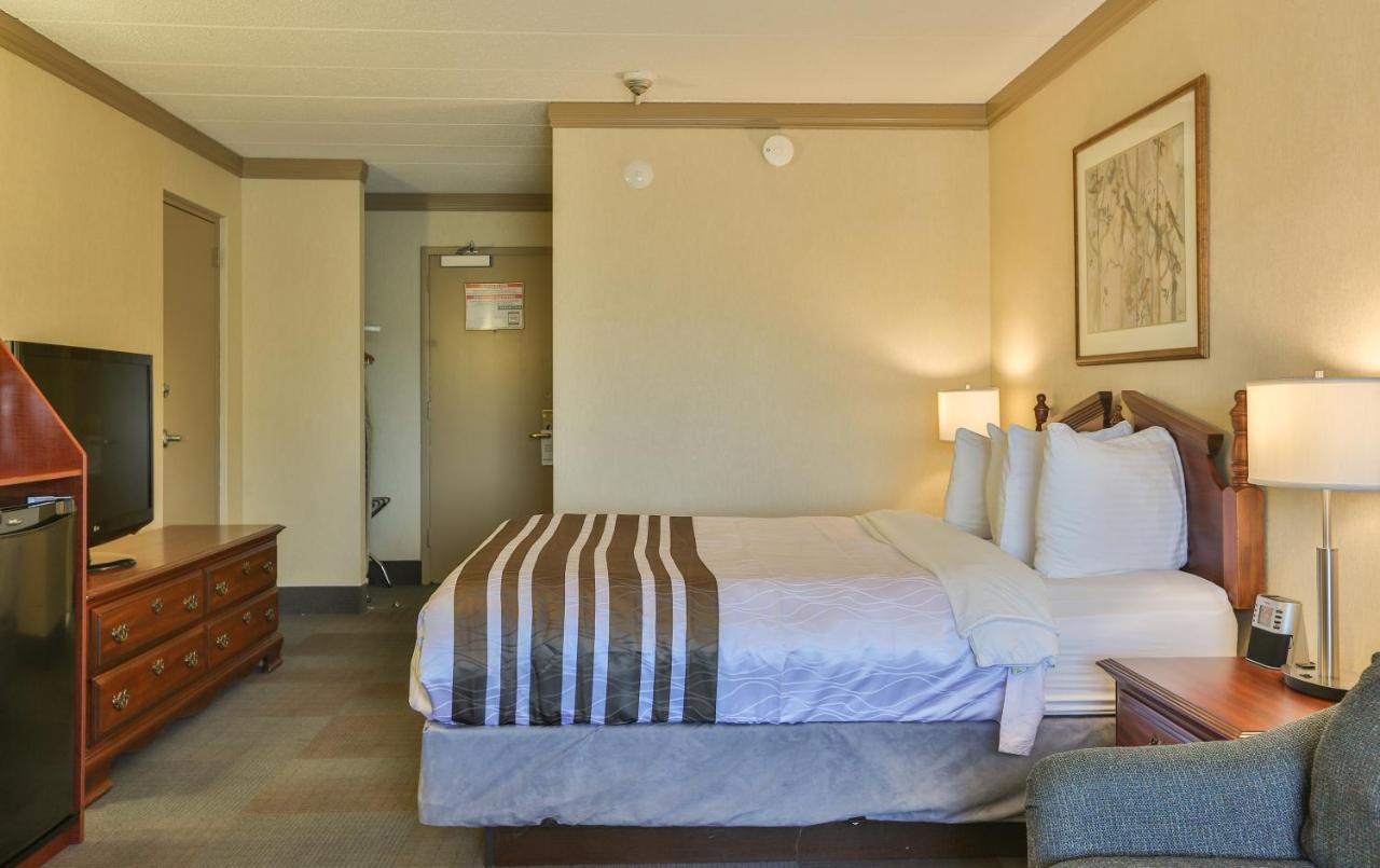 Best Western Brantford Hotel And Conference Centre Extérieur photo