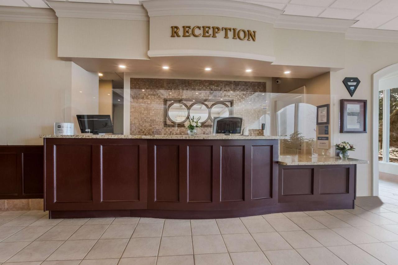 Best Western Brantford Hotel And Conference Centre Extérieur photo