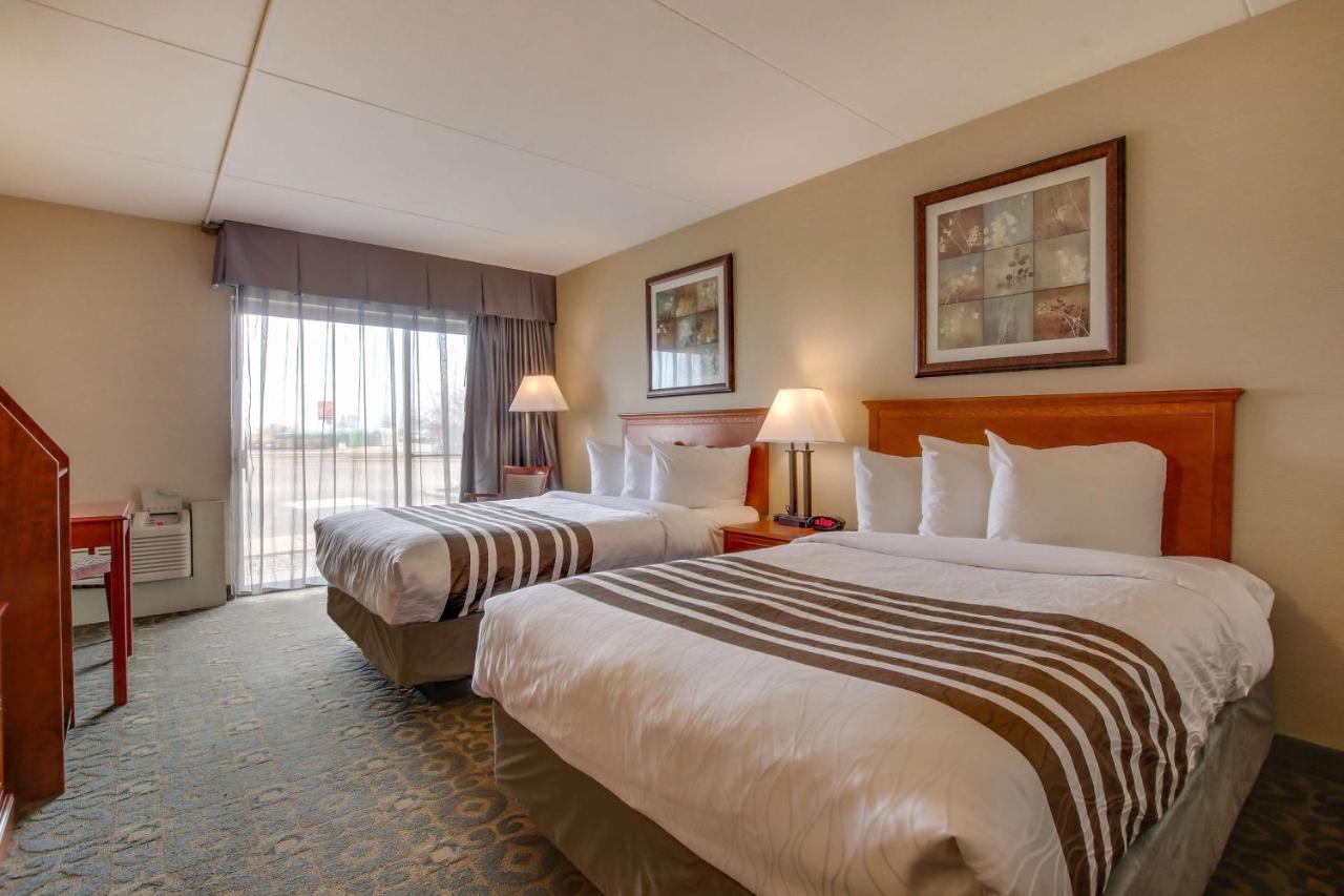 Best Western Brantford Hotel And Conference Centre Extérieur photo