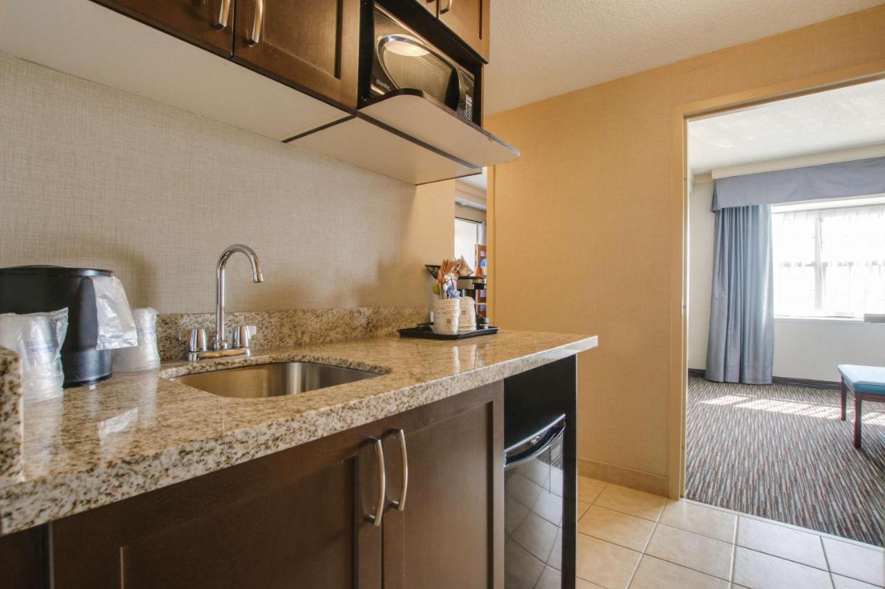 Best Western Brantford Hotel And Conference Centre Extérieur photo
