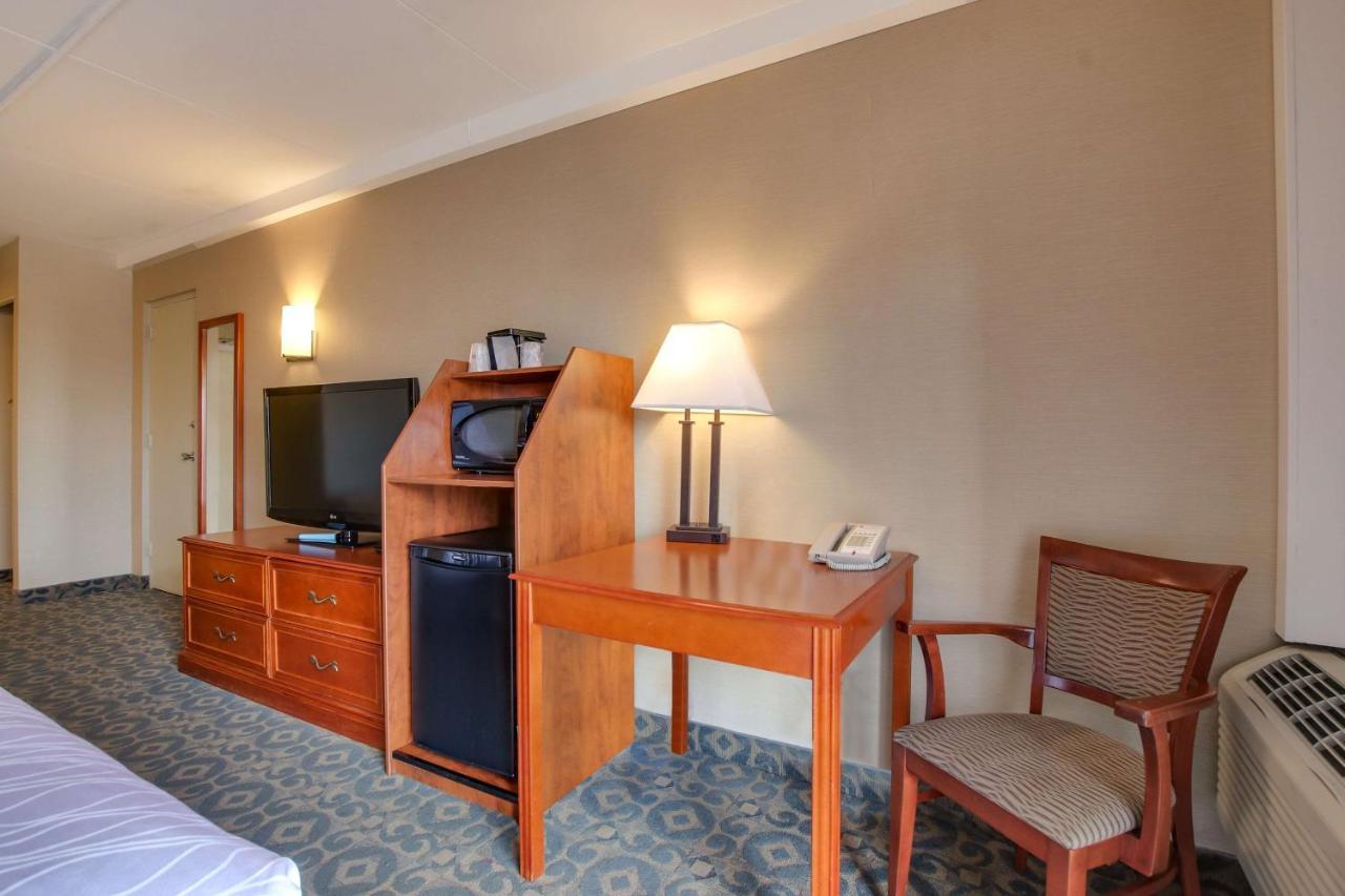 Best Western Brantford Hotel And Conference Centre Extérieur photo