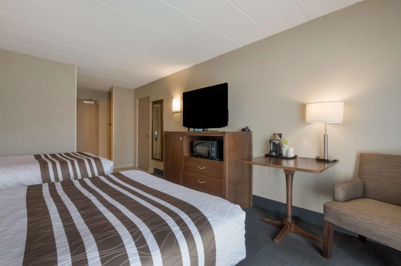 Best Western Brantford Hotel And Conference Centre Extérieur photo