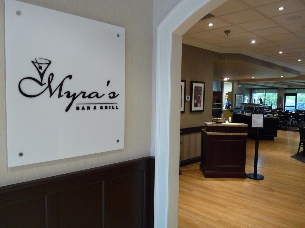 Best Western Brantford Hotel And Conference Centre Extérieur photo