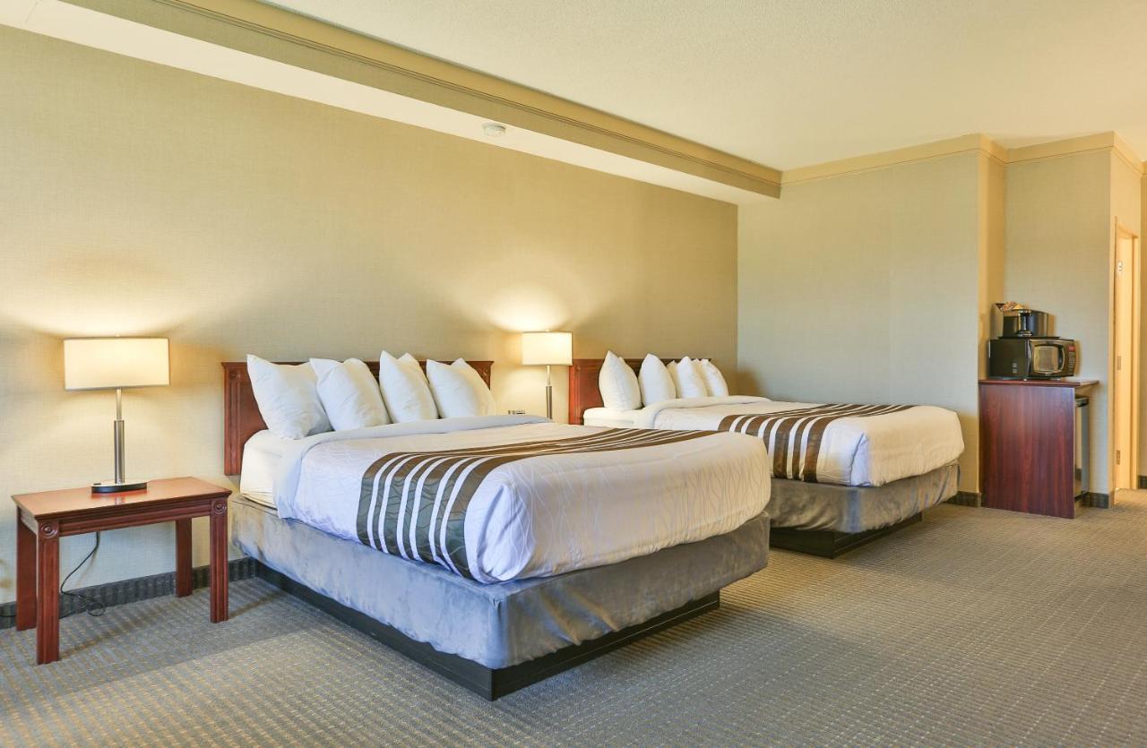 Best Western Brantford Hotel And Conference Centre Extérieur photo
