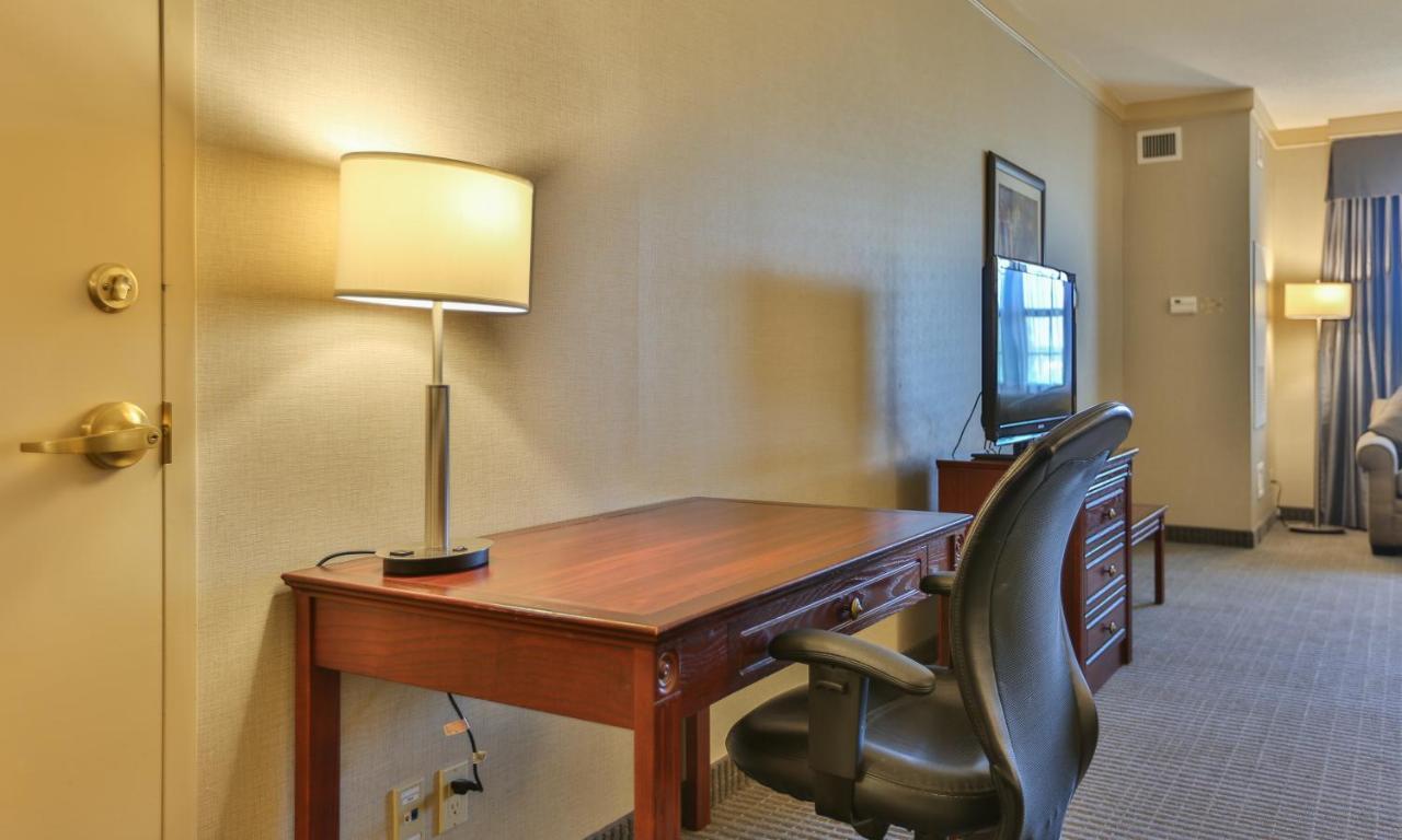 Best Western Brantford Hotel And Conference Centre Extérieur photo